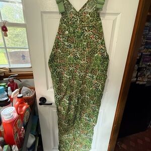 Duluth Trading Company Garden print green overalls, Women’s Large 31